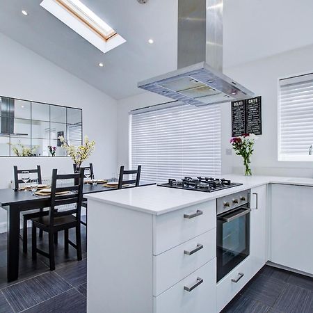 High End Apartments 헨던 외부 사진